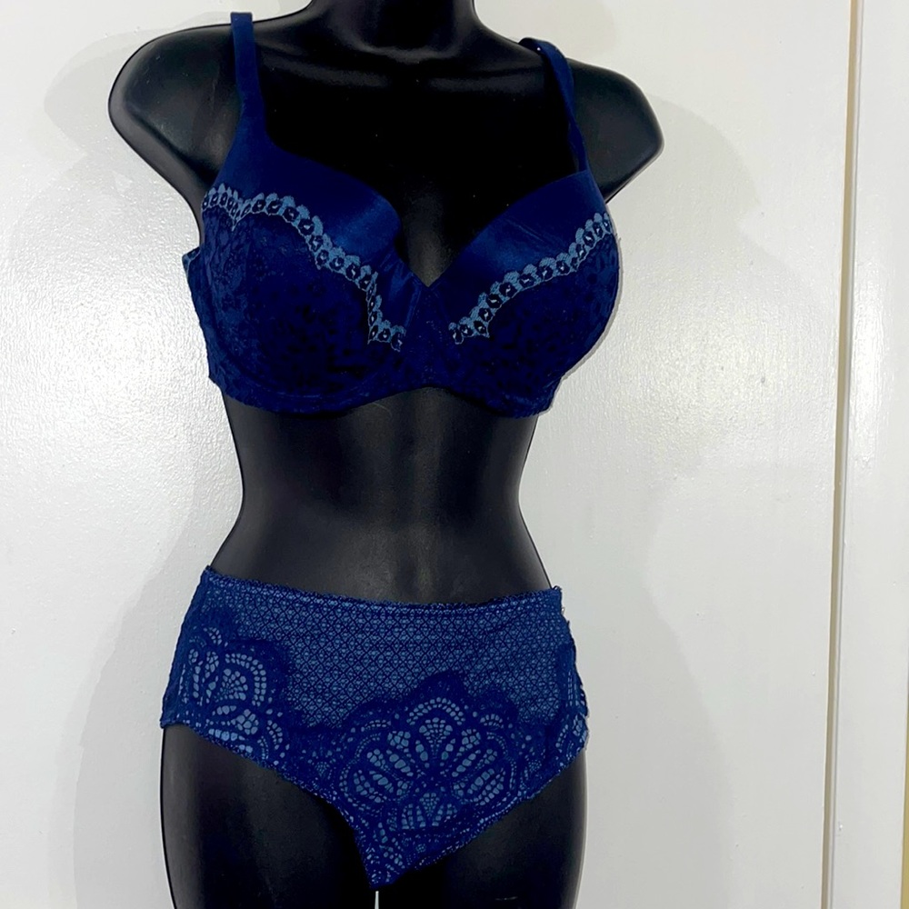 Body by Victoria lined Demi /Demi doublé lace soft bra set NWOT